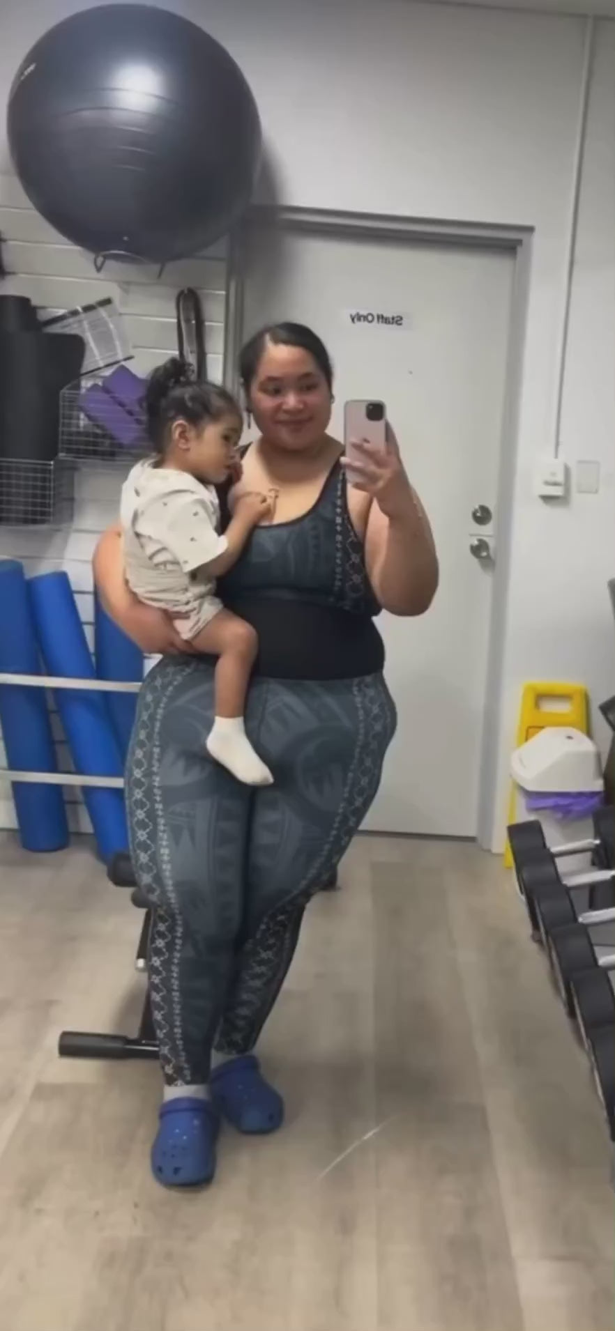 Load video: IslandCurvy - 2XL to 6XL Leggings - Malu - AU/NZ