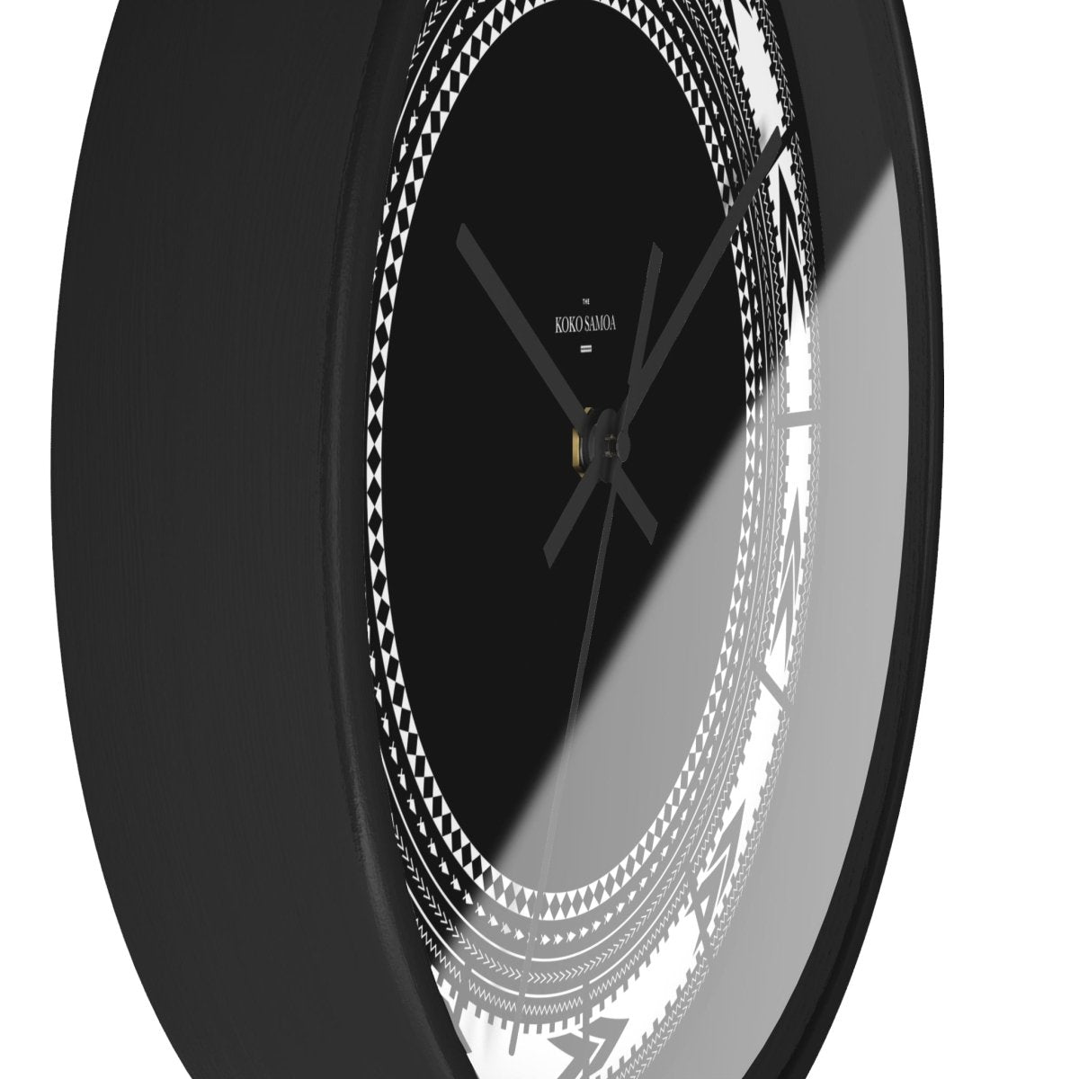 White Pe'a 10-inch wall clock, featuring a modern home decor design with black accents and a sleek round shape.