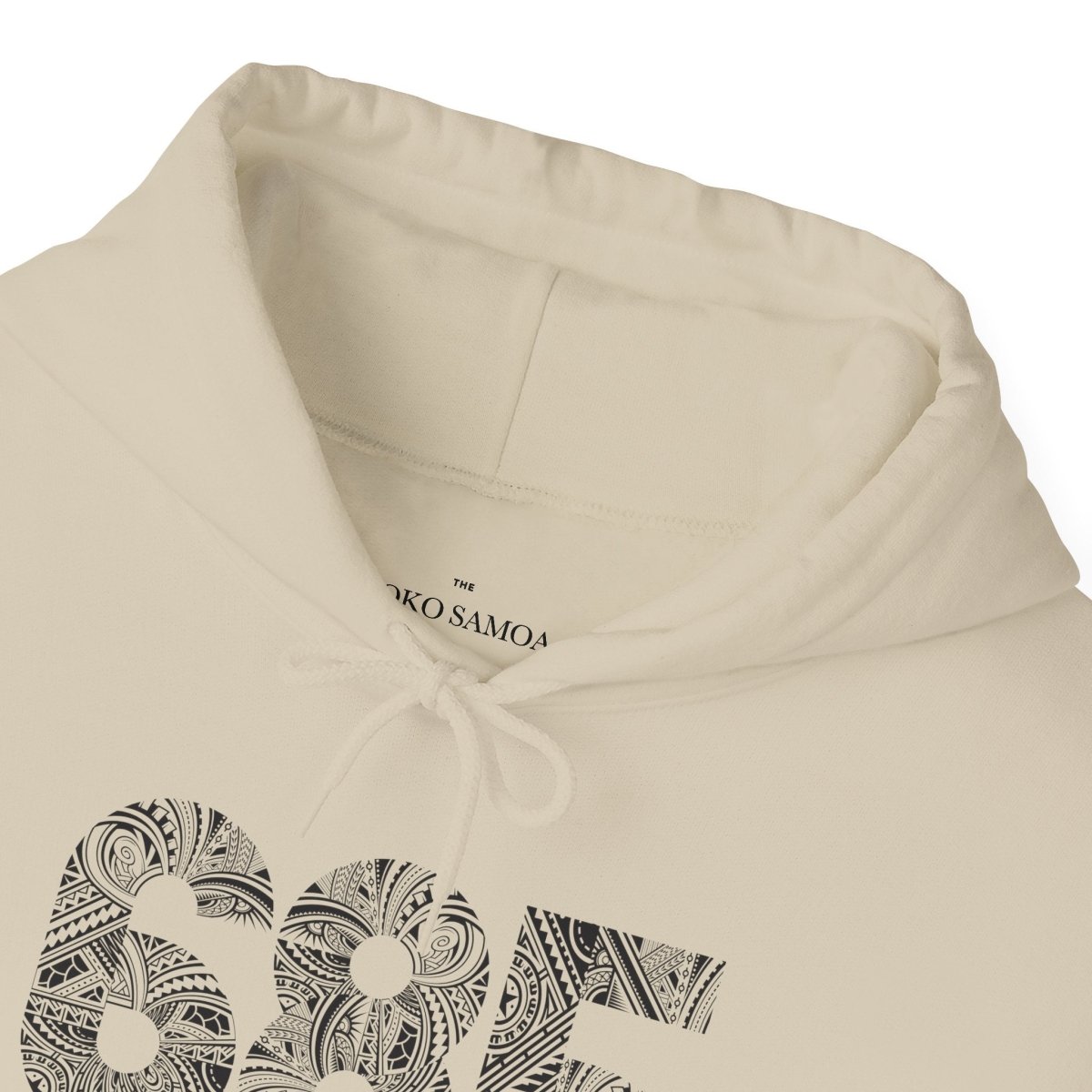 White IslandHeavy™ hoodie in plus sizes 2XL to 5XL, featuring a comfortable fit and casual style.